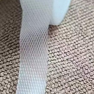 genomskinlig elastisk tejp