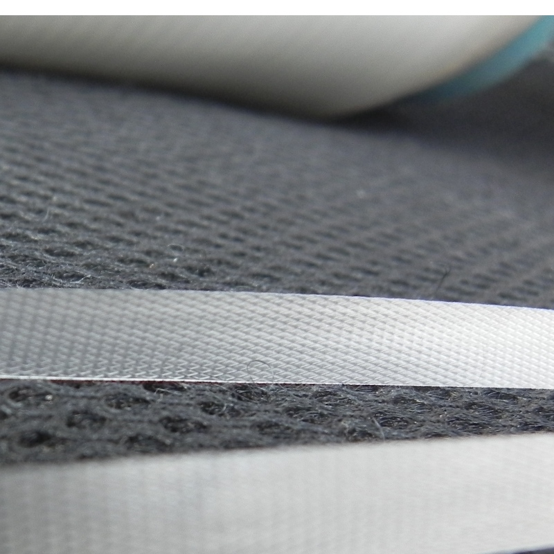 genomskinlig elastisk tejp