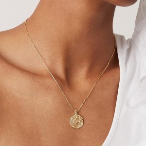 Eternal Sunburst Radiance Pendant Halsband En symbol för tidlös energi och elegans