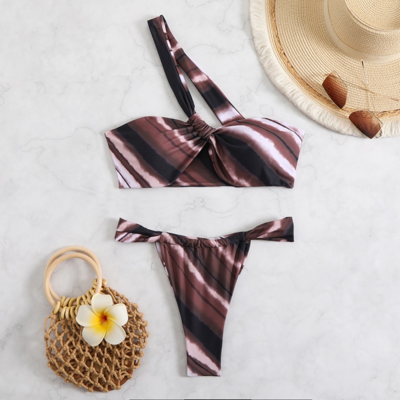Två-bit baddräkt. Sexig-axel stropplös bikini med en rygglös design. Europeisk och amerikansk stilbadkläder för grossist QT-25018 Pris:$79.99
