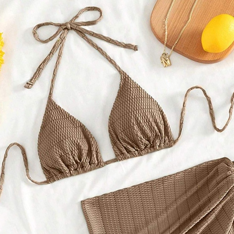 Nya 2025 europeiska och amerikanska-stil sexig solid-Färg två-bit bikini. Lämplig för utrikeshandel och kors-gräns e-Handel på Amazon och Aliexpress. Bundna bikini 8942 Pris:$99.99