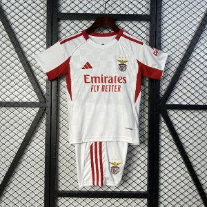 25/26 barn Benfica Tredje bortspelstorlek: 16-28