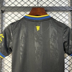 25/26 barn m-U Tredje bortstorlek 16-28